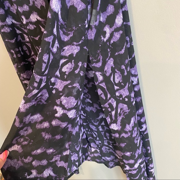 MBLM by Tess Holliday Plus Size Artsy Printed Button Down Longline Tunic - Picture 4 of 6